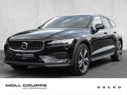 Black solid ´stone´ Gebraucht 2023 Volvo V60 CC Plus Kombi | 37.950 € (Guter Preis)