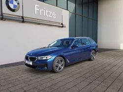 Blau Gebraucht 2023 BMW 520 Sport Line Kombi | 44.445 € (Fairer Preis)