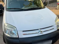 Weiß Gebraucht 2005 Citroën Berlingo Van / Kleinbus | 4.000 €
