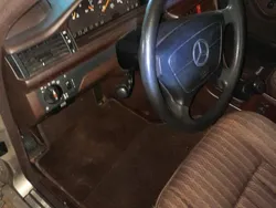 Gold Gebraucht 1993 Mercedes E250 Kombi | 8.500 €