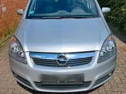 Silber Gebraucht 2007 Opel Zafira Van / Kleinbus | 2.600 € (Teuer)