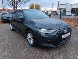 Grau Gebraucht 2023 Audi A3 Basis Limousine | 24.990 € (Guter Preis)