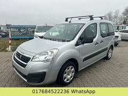 Grau Gebraucht 2017 Peugeot Partner Tepee Active Van / Kleinbus | 5.700 € (Superpreis)