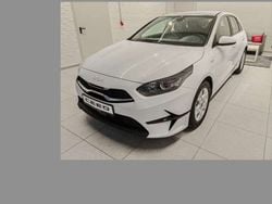 Casa white s Neu 2025 Kia Ceed Comfort Limousine | 25.490 € (Fairer Preis)