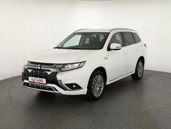 Weiß Gebraucht 2020 Mitsubishi Outlander P-HEV SUV | 24.490 € (Etwas zu teuer)