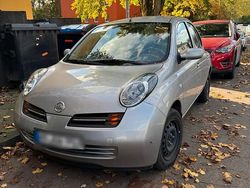 Silber Gebraucht 2004 Nissan Micra Kleinwagen | 1.300 € (Fairer Preis)