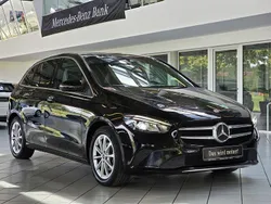 Lack kosmosschwarz Gebraucht 2019 Mercedes B200 Progressive Van / Kleinbus | 23.750 € (Fairer Preis)