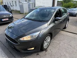 Grau Gebraucht 2015 Ford Focus Business Edition Limousine | 6.990 € (Fairer Preis)