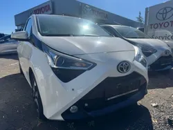 Pianosaweiß Gebraucht 2020 Toyota Aygo X-play Kleinwagen | 9.400 € (Fairer Preis)
