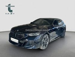 M carbonschwarz metallic (metallic) Gebraucht 2025 BMW 520 Sport Line Kombi | 51.080 € (Guter Preis)