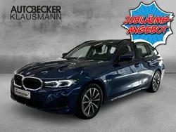 Blau Gebraucht 2023 BMW 330e Shadowline Kombi | 39.504 € (Guter Preis)