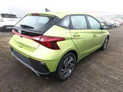 Dragon red mineraleffekt dragon red mineraleffekt Neu 2025 Hyundai i20 Select Kleinwagen | 17.456 € (Fairer Preis)