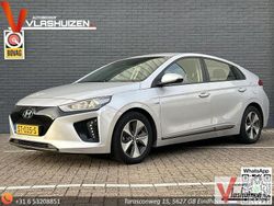 Grau Gebraucht 2018 Hyundai Ioniq Comfort Kleinwagen | 8.950 €