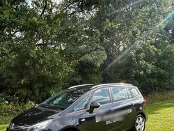 Schwarz Gebraucht 2012 Opel Zafira Tourer Van / Kleinbus | 6.750 € (Fairer Preis)