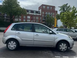 Silber Gebraucht 2008 Ford Fiesta Kleinwagen | 1.350 € (Guter Preis)