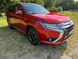 Rot Gebraucht 2015 Mitsubishi Outlander P-HEV SUV | 11.800 € (Fairer Preis)
