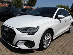 Weiß Gebraucht 2021 Audi A3 Sportback Basis Limousine | 24.990 € (Etwas zu teuer)