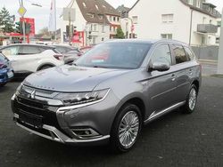 Platinumgrau Gebraucht 2020 Mitsubishi Outlander P-HEV Spirit SUV | 23.900 € (Fairer Preis)
