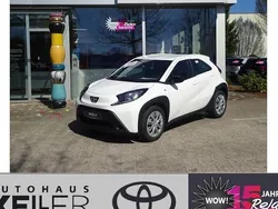 Schneeweiß Neu 2025 Toyota Aygo Business Edition Kleinwagen | 18.360 €