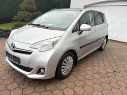 Silber Gebraucht 2011 Toyota Verso-S Club Van / Kleinbus | 9.990 € (Etwas zu teuer)