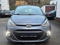 Grau Gebraucht 2015 Hyundai i10 Style Kleinwagen | 9.030 € (Fairer Preis)