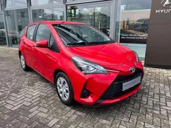 Rot Gebraucht 2020 Toyota Yaris Comfort Limousine | 12.480 € (Fairer Preis)