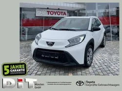 Super white 2 Gebraucht 2022 Toyota Aygo Play Kleinwagen | 12.990 € (Guter Preis)