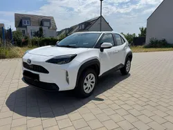 Weiß Gebraucht 2023 Toyota Yaris Cross Business Edition SUV | 13.500 €
