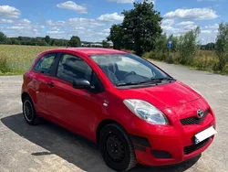 Rot Gebraucht 2009 Toyota Yaris Cool Limousine | 3.400 € (Fairer Preis)