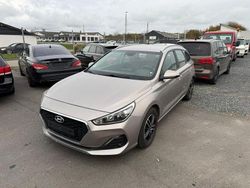 Braun Gebraucht 2019 Hyundai i30 Trend Limousine | 6.900 € (Fairer Preis)