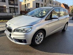 Silber Gebraucht 2015 BMW 218 Gran Tourer Sport Line Van / Kleinbus | 8.900 € (Guter Preis)