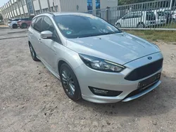 Silber Gebraucht 2018 Ford Focus ST-Line Kombi | 9.999 €