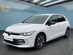 Weiß Gebraucht 2024 VW Golf VIII Kleinwagen | 23.949 € (Guter Preis)