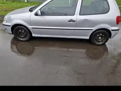 Silber Gebraucht 2000 VW Polo Kleinwagen | 999 € (Fairer Preis)