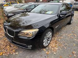 Schwarz (metallic) Gebraucht 2012 BMW 740L Limousine | 14.499 € (Fairer Preis)