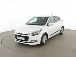 Weiß Gebraucht 2017 Hyundai i20 Passion Limousine | 9.830 € (Fairer Preis)