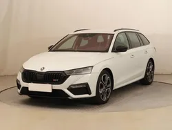 Weiß Gebraucht 2024 Skoda Octavia RS Kombi | 36.740 € (Superpreis)
