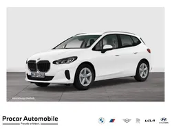 Weiß Gebraucht 2022 BMW 218 Active Tourer Sport Line Van / Kleinbus | 24.495 € (Fairer Preis)