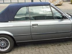 Silber Gebraucht 1992 BMW 318 Cabriolet Sport Line Cabrio | 9.999 €