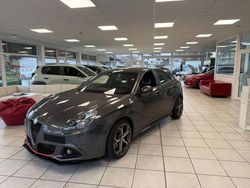 Grau Gebraucht 2014 Alfa Romeo Giulietta Quadrifoglio Verde Limousine | 17.999 € (Teuer)