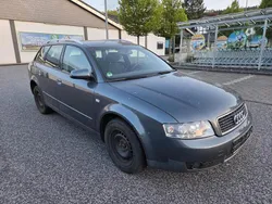 Grau Gebraucht 2003 Audi A4 Kombi | 2.600 € (Fairer Preis)