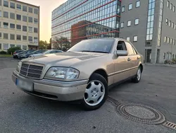 Beige Gebraucht 1995 Mercedes C180 Limousine | 3.500 €
