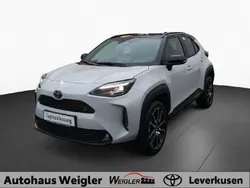 Dynamic grey Neu 2025 Toyota Yaris Cross Sport SUV | 33.950 € (Teuer)