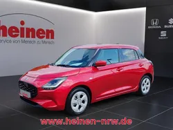 Rot Neu 2025 Suzuki Swift Comfort Limousine | 18.180 €