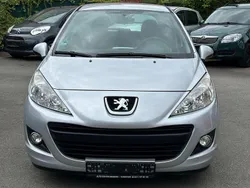 Grau Gebraucht 2011 Peugeot 207 Tendance Limousine | 2.798 € (Fairer Preis)