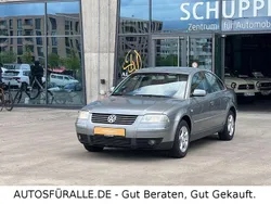 Grau Gebraucht 2003 VW Passat Trendline Limousine | 4.999 €