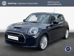 Schwarz Gebraucht 2023 Mini Cooper SE Kleinwagen | 25.990 € (Teuer)