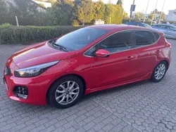 Rot Gebraucht 2016 Kia Ceed Limousine | 12.890 € (Etwas zu teuer)