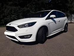 Weiß Gebraucht 2018 Ford Focus ST-Line Kombi | 15.400 € (Fairer Preis)