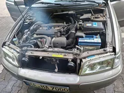 Grau Gebraucht 2004 Volvo V40 Kombi | 2.999 €